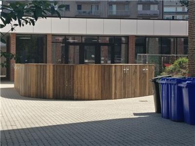 Berghokken op speelplein